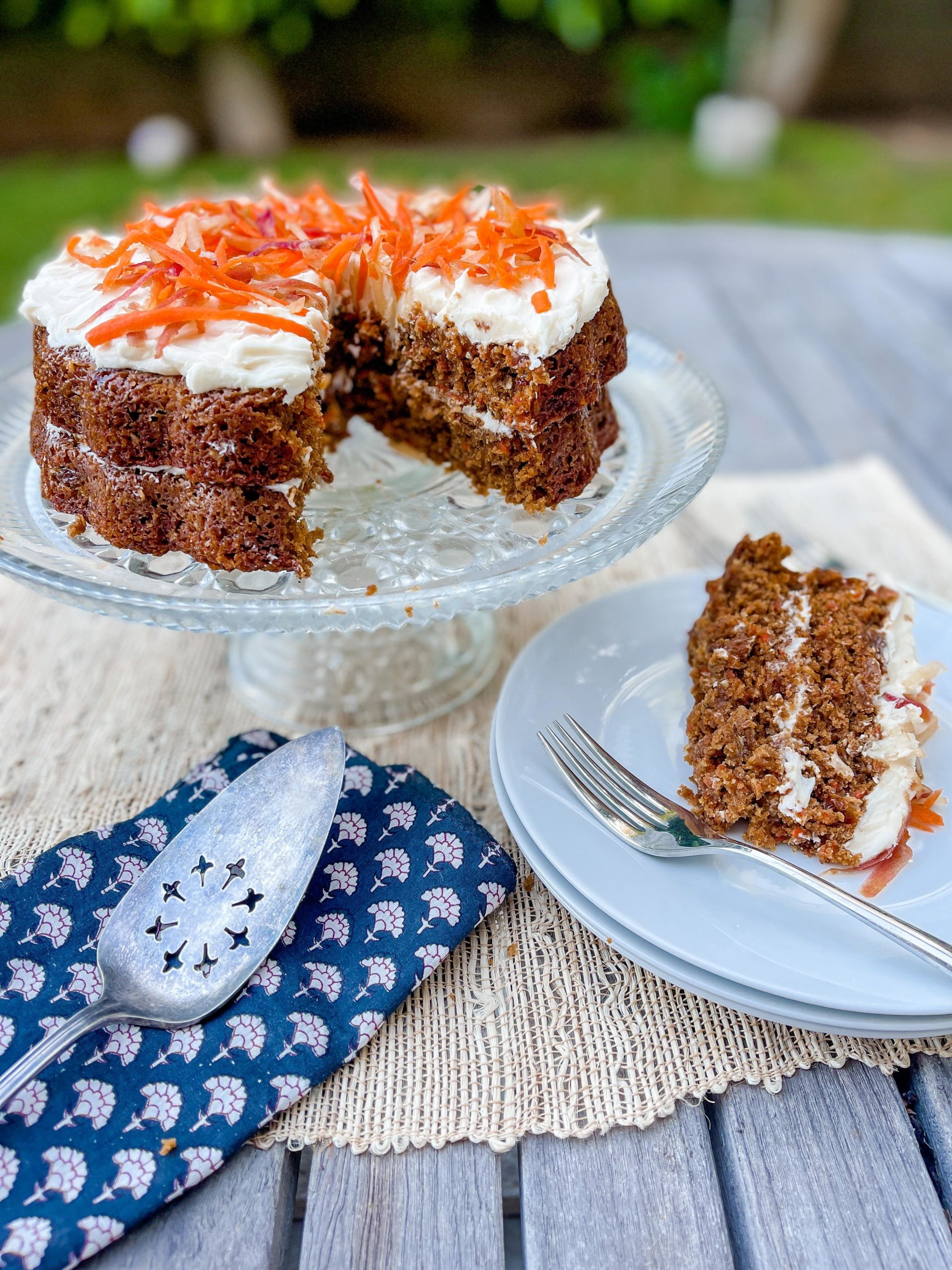 Incredibly Moist Vegan Carrot Cake Cupcakes - TCPK