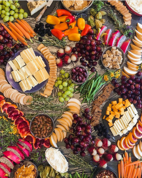Overhead view of a grazing table.