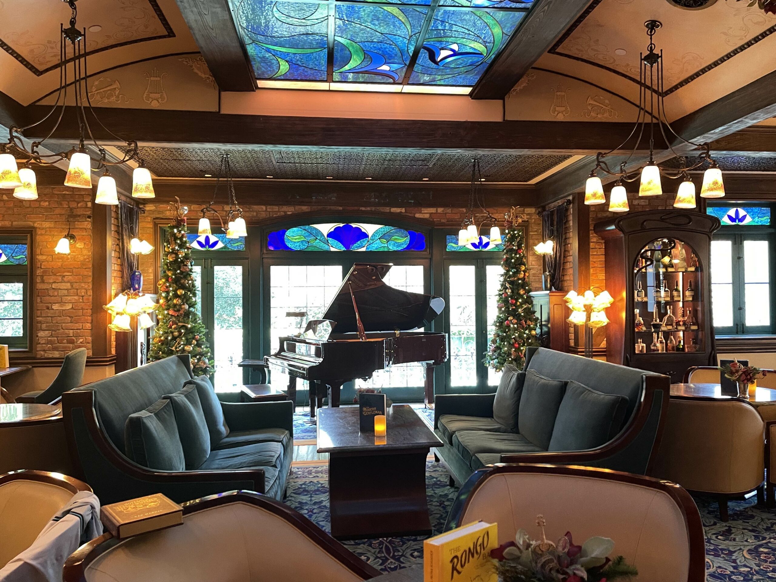 Panoramic view of lounge at Club 33.